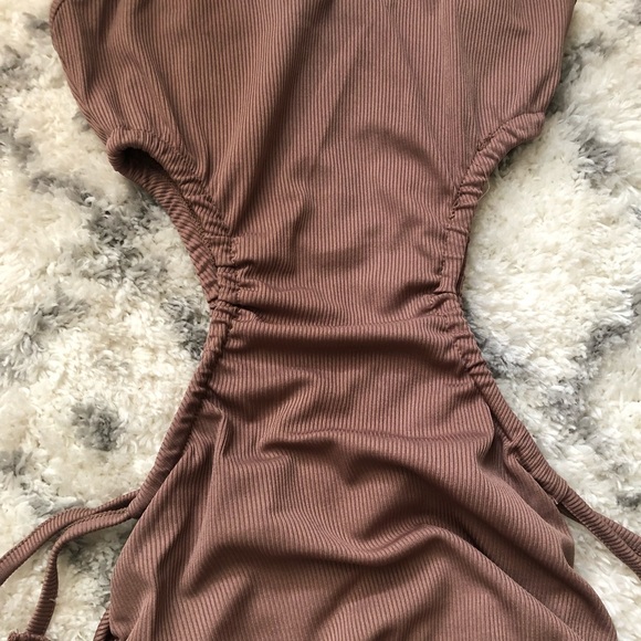 Ribbed V-Neck Waist Side Cutout Tie Ruched Slinky Bodycon Mini Dress Coffee S - Picture 11 of 15